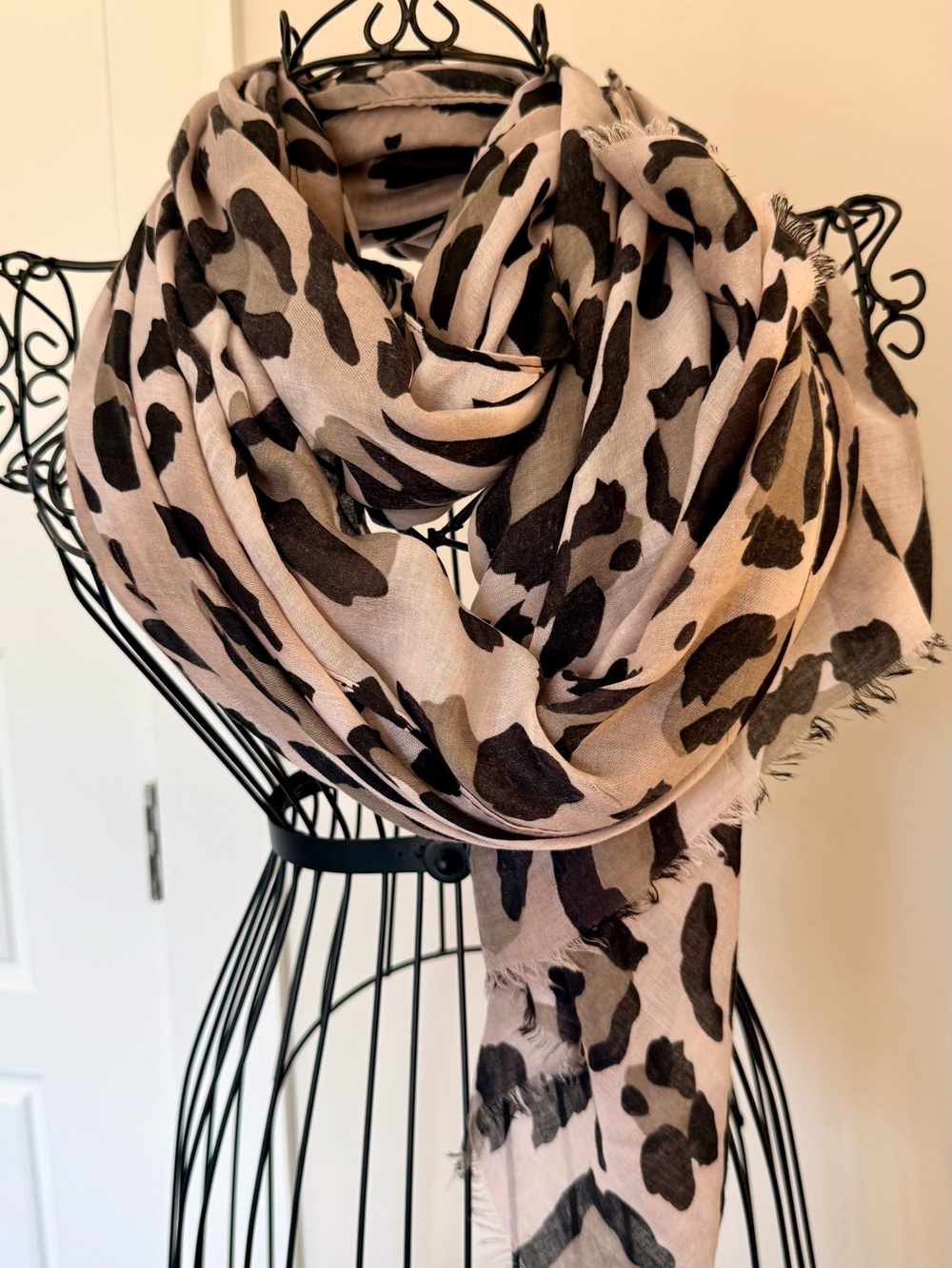 Lulla Collection by BINDYA Abigail Leopard Oblong Scarf NWT - Black / Tan